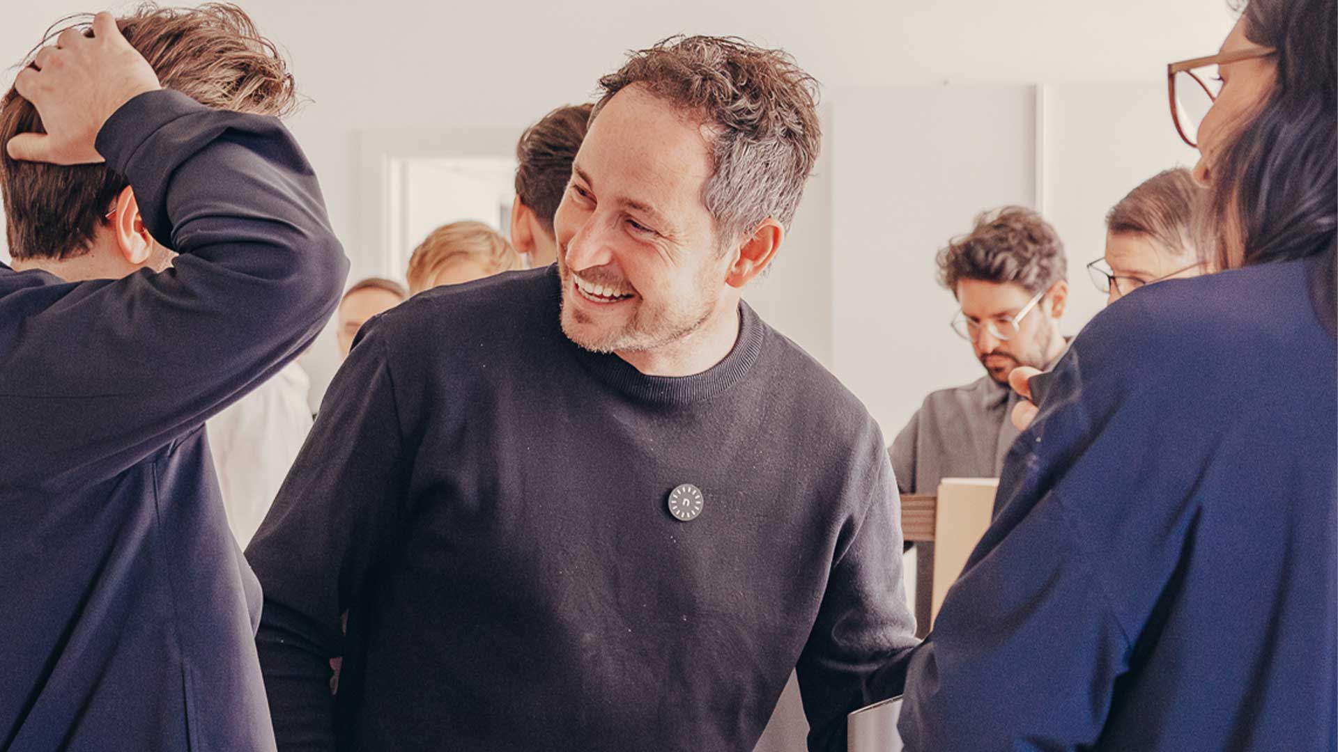 dominik Maier introducing the nunc machine in a PHOENIX design event