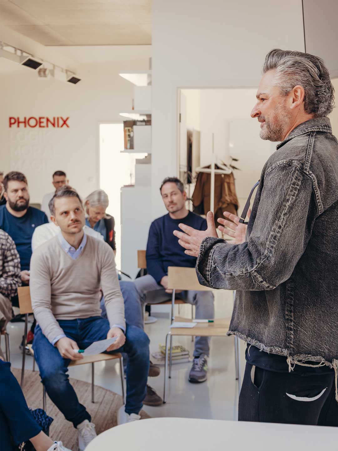 frederik g pferdt presenting in an event at PHOENIX design - the most awarded independent studio in europe.