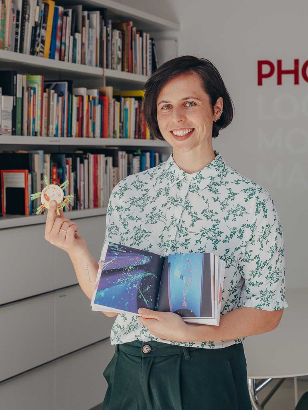 Carolin Schmitt, principal research designer shows her yoyo and the yoyo book. Caro has done her intership in PHOENIX design as well.
