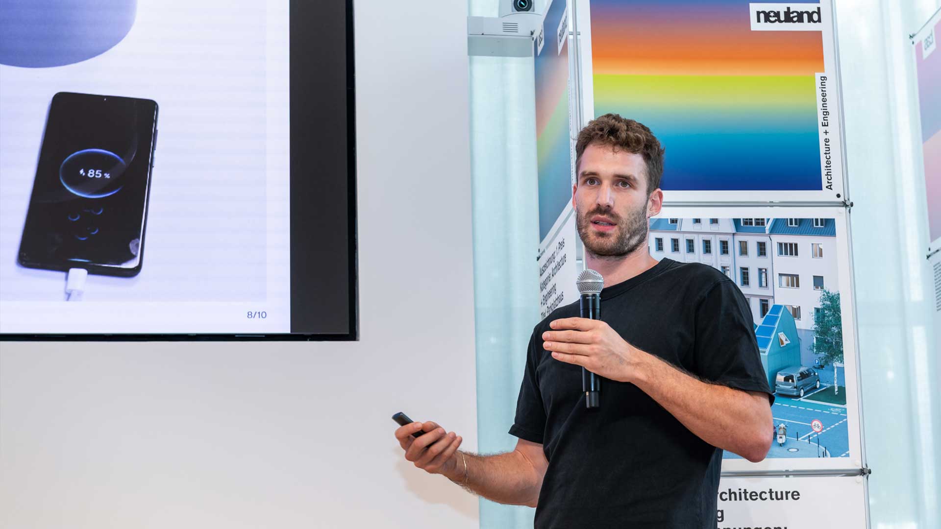 Robin Richter, gold winner of the product design award of ear, sponsor by PHOENIX design.