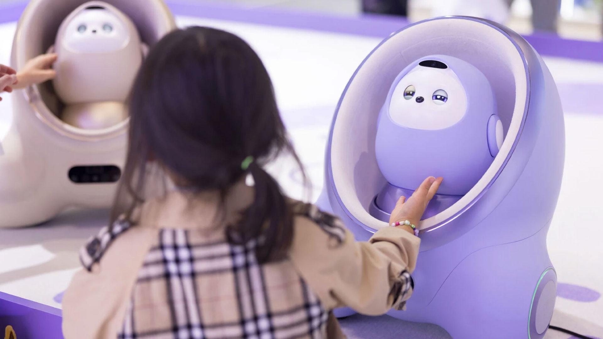 Design for Wellbeing, AI Infrastructure, and the Human Gap in Home - some of the insights of the IFA 2025 report from PHOENIX design. 